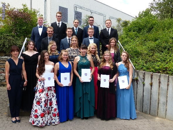 http://www.beruflichesgymnasium.de/pixlie/cache/vs_Abiturzeugnisse 2018_P1040273.JPG